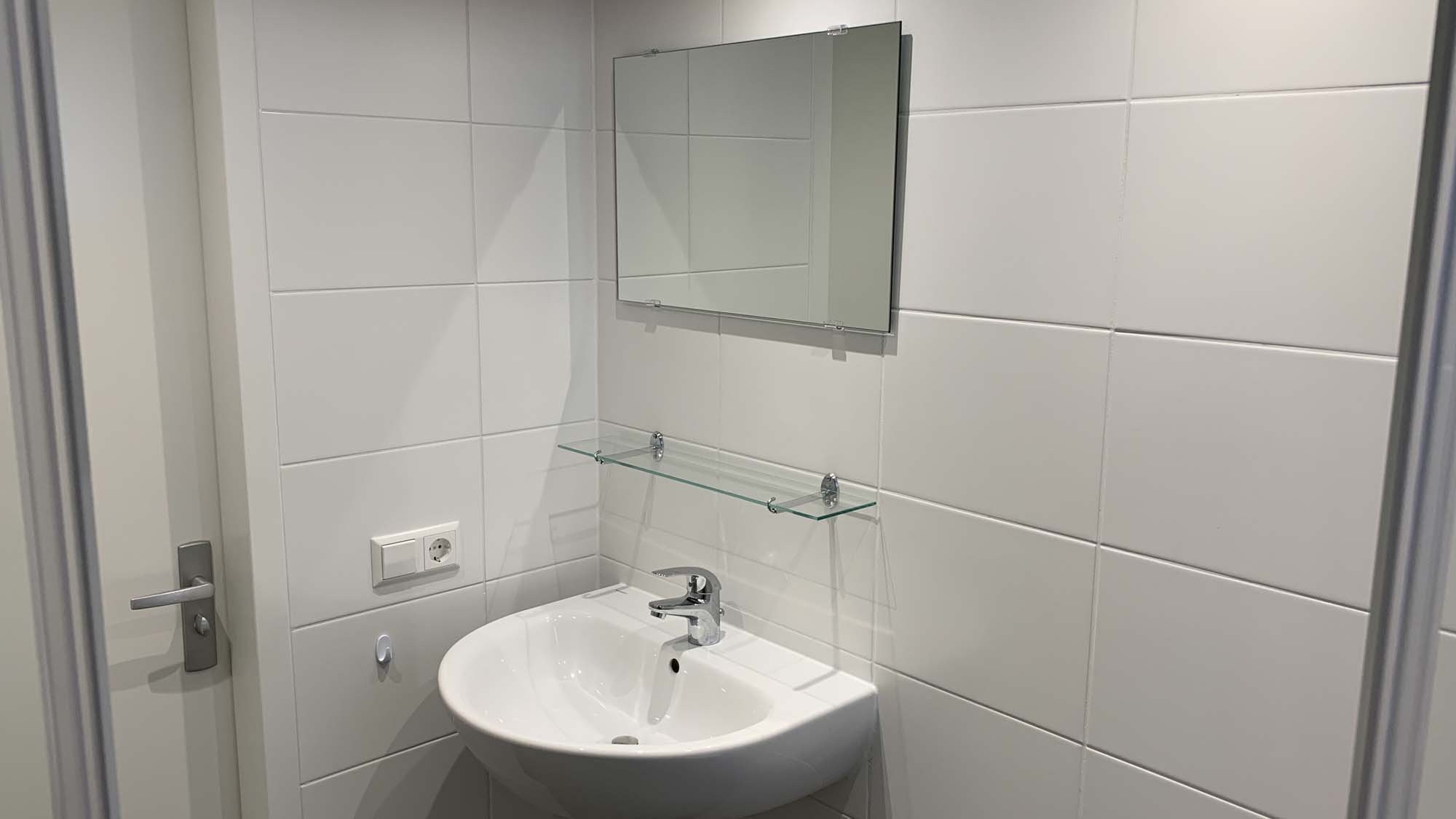 Cedar bathroom 1